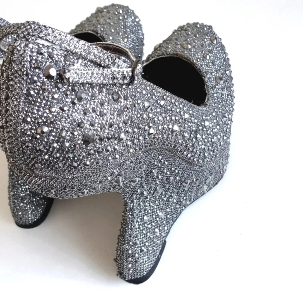 Rare Vintage Dollhouse Women’s Glam Silver Metallic Studded 6” Platform Shoes 8